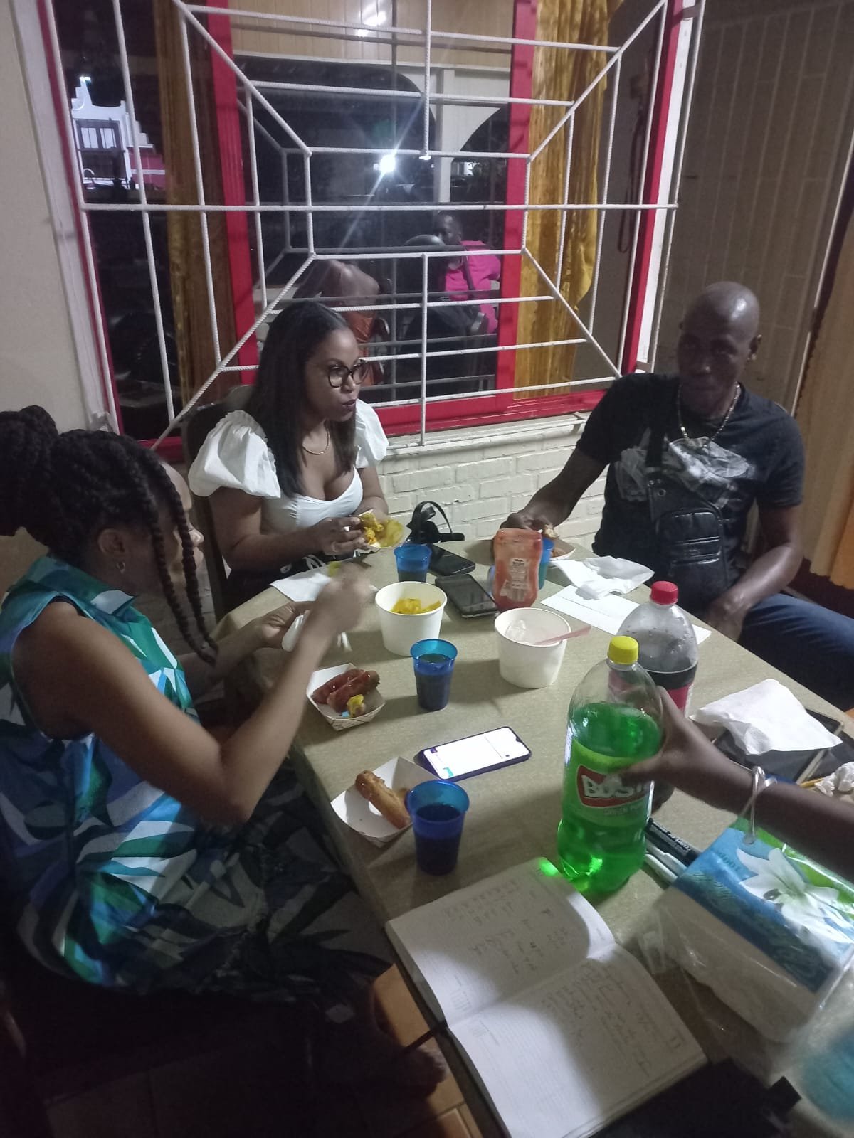 Allereerst bijeenkomst in Suriname en tevens de aanzet ter integratie van de ontwikkeling van kinderen in het programma van de uiteindelijke stichting
