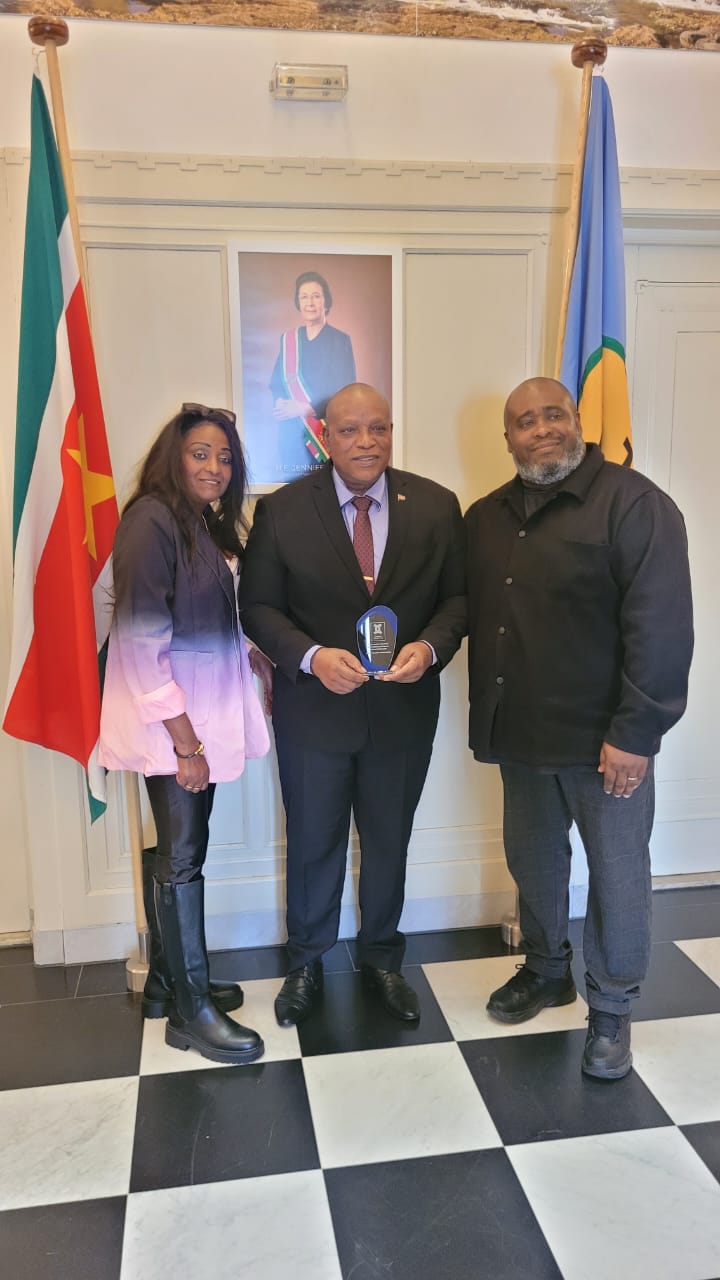 Eleonoor & Ricardo Blijd en Z.E. Ricardo Panka